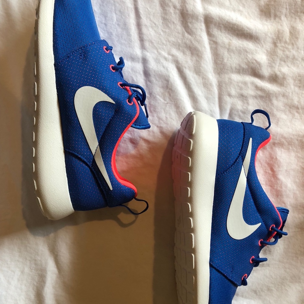 Nike Roshe sneakers
